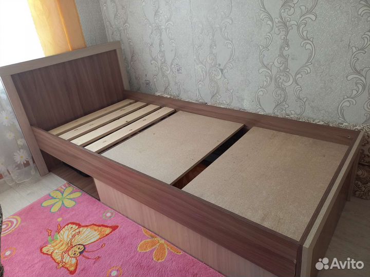 Кровать 90*200 б/у