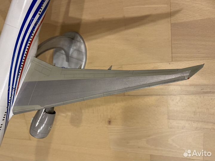 Модель самолета Boeing 777-300er