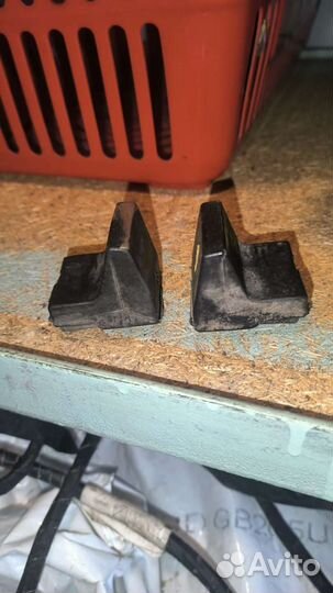 Упор капота Audi 100C4 A6C4 4A0823499A