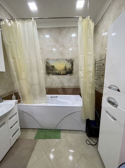 2-к. квартира, 61 м², 2/3 эт.