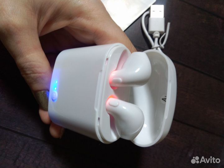 Беспроводные наушники i7s TWS новые Белые
