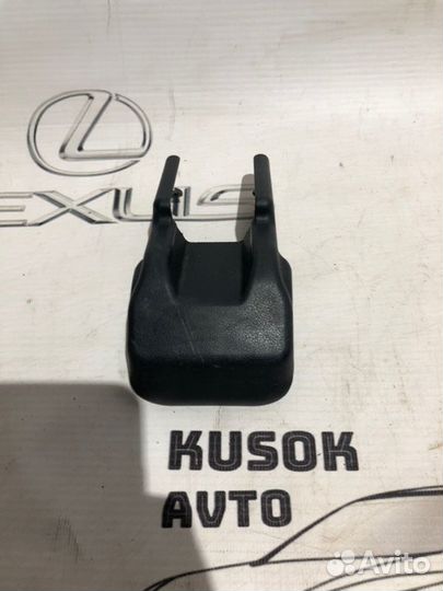 Заглушка крепления сиденья Lexus Rx 350 DBA-GGL10W