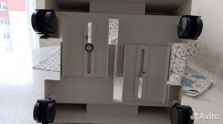 Раздвижная подставка для блока компьютера