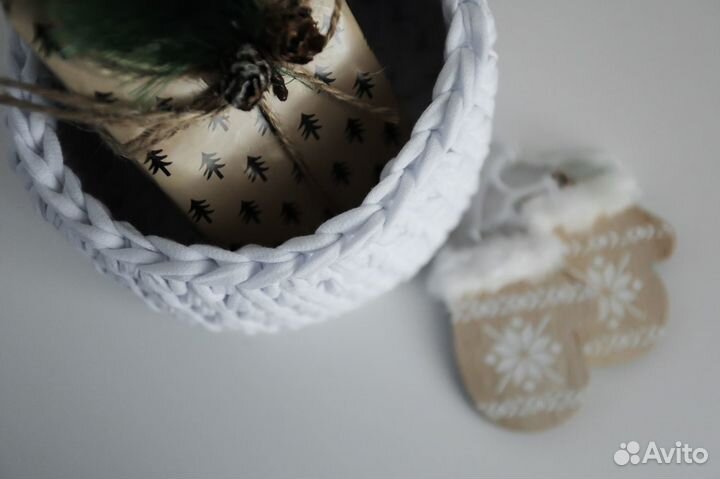 Корзинка вязаная для мелочей