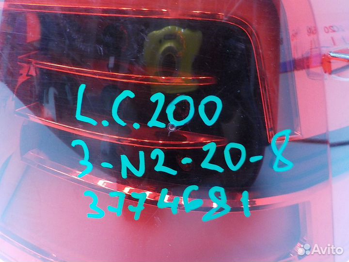 Фонарь задний правый наружный Toyota Land Cruiser