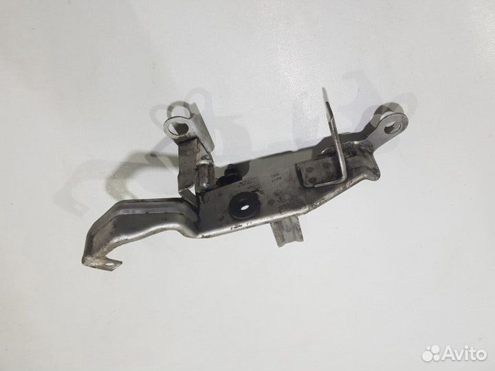 Кронштейн бачка гур ауди с8 audi s8