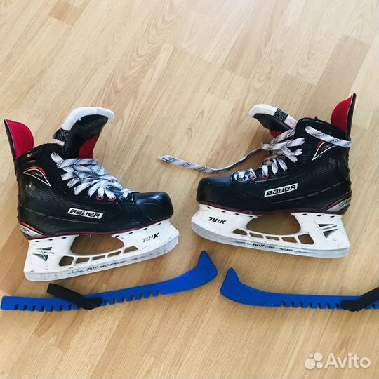 Хоккейные коньки и краги bauer jr, шлем