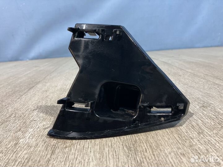 Кронштейн решетки радиатора VW Polo 6 левый