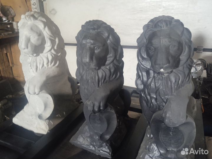 Фигуры львов