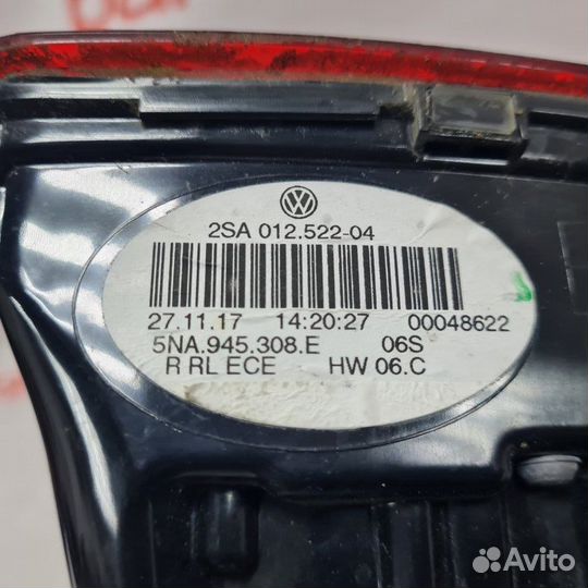 Фонарь задний правый внутренний Volkswagen Tiguan