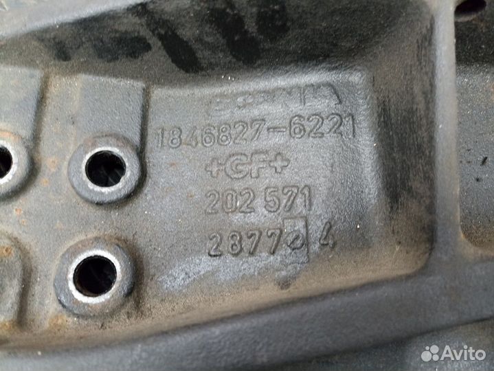 1846827 Кронштейн переднего бампера правый