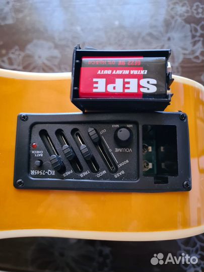 Продаю гитару