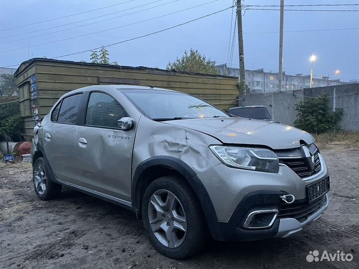 Renault Logan Stepway 1.6 МТ, 2021, битый, 20 000 км