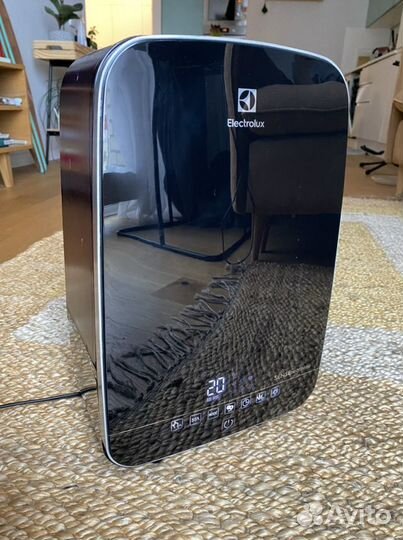 Увлажнитель воздуха Electrolux EHU-3310D