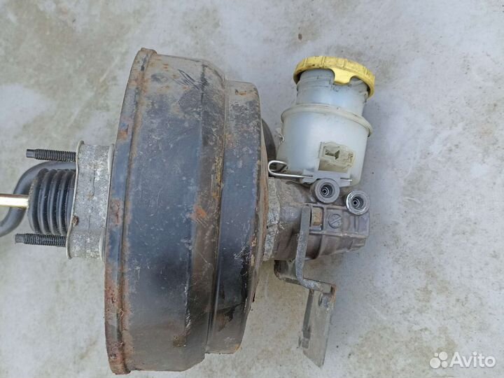 Вакуумный усилитель тормозов с гтц Опель Исузу