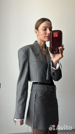 Костюм женский с юбкой и пиджаком