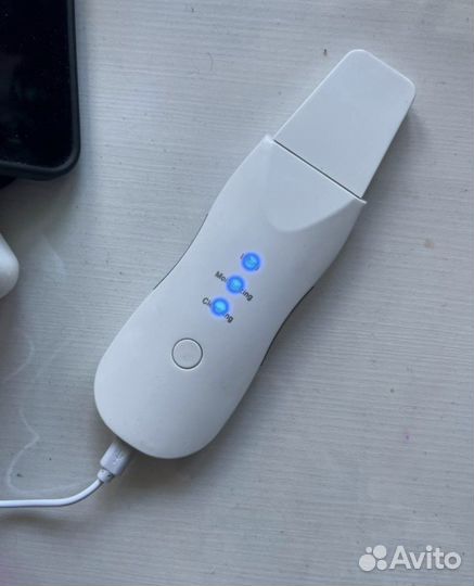 Прибор для ультрозвуковой чистки лица