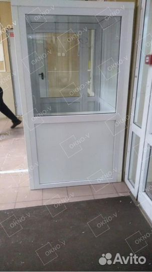 Пластиковая входная дверь