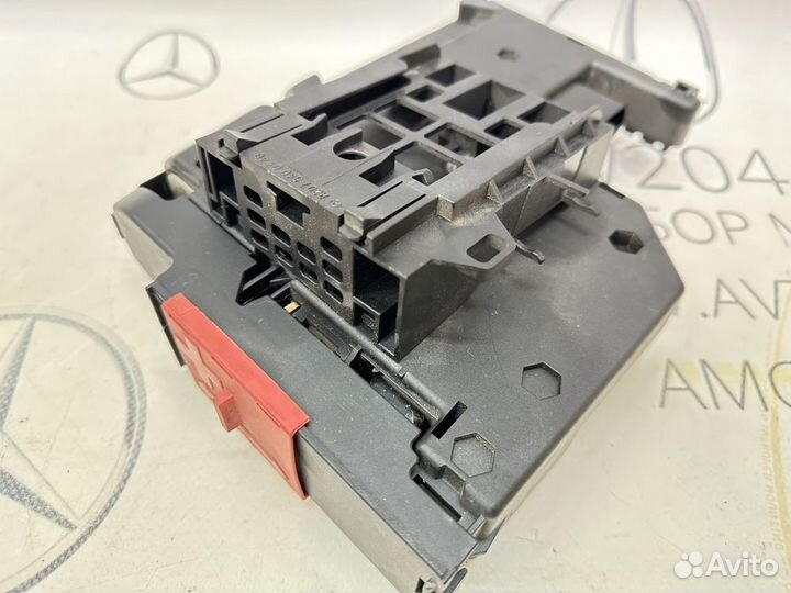 Блок силовых предохранителей Mercedes W204