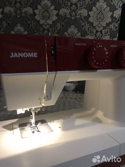 Швейная машина janome