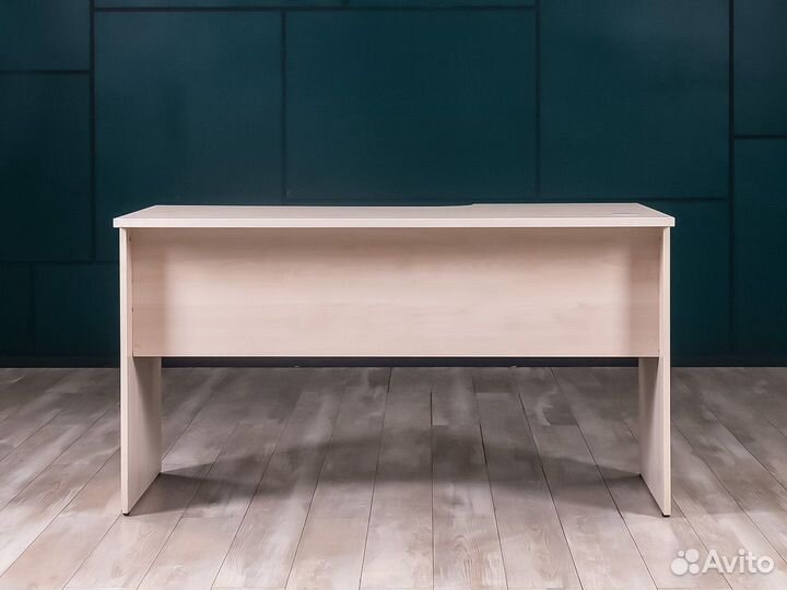 Офисный стол для персонала