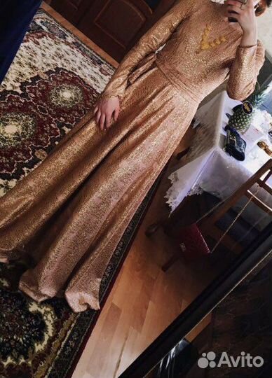 Вечернее платье