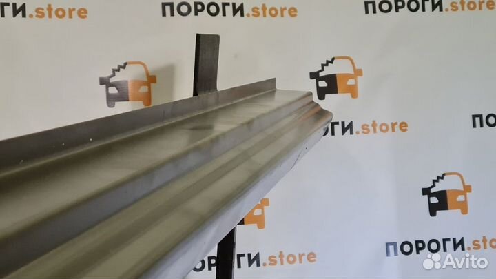 Ремонтный порог правый Nissan Presage 1