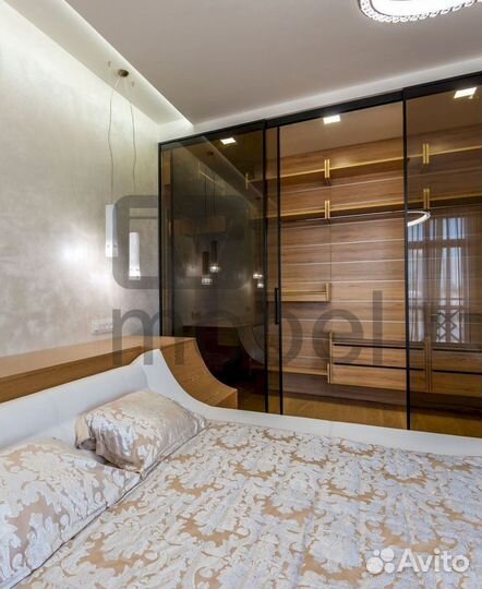 Шкаф двухстворчатый