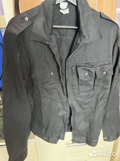 Черная форма охранника