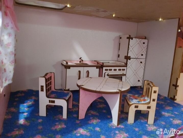 Домик кукольный