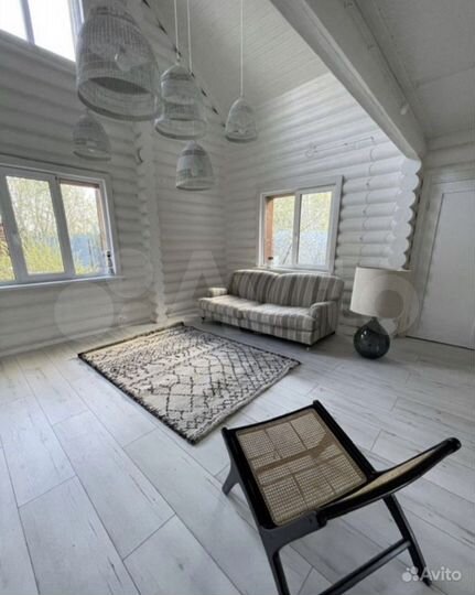 Дом 240 м² на участке 5 сот.