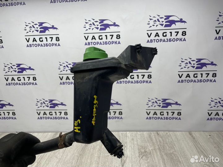 Бачок гидроусилителя Volkswagen Passat B5 AWT 1.8