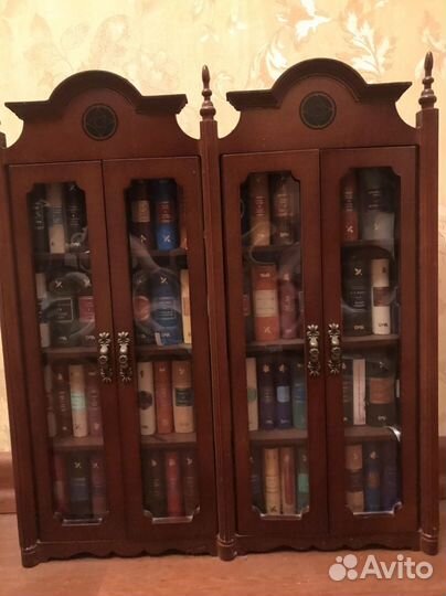 Шкафчик с мини книгами deagostine