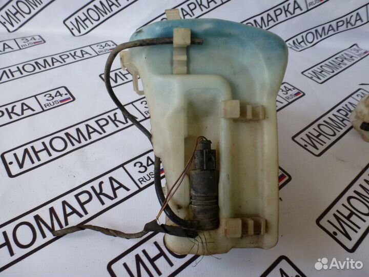 Бачок омывателя Мерседес W202