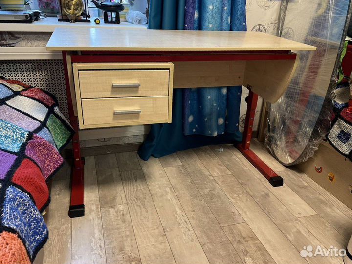 Письменный стол (растущая парта)