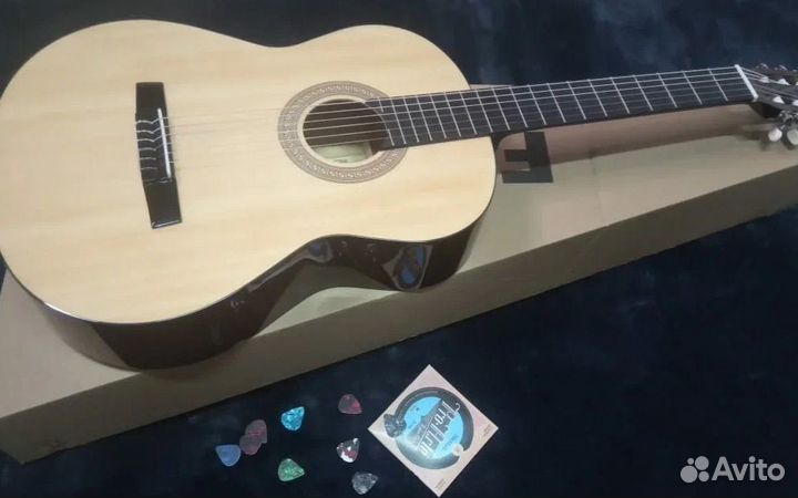 Классическая гитара Fabio FC06