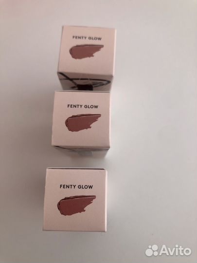 Fenty Beauty Gloss Bomb блеск для губ