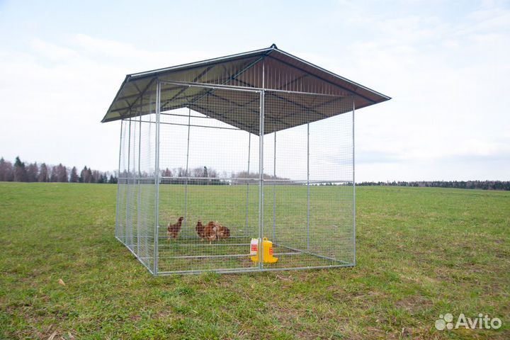 Выгул из сетки с крышей для птиц