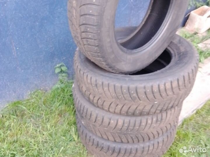 Шины 235 65 17 зимние бу