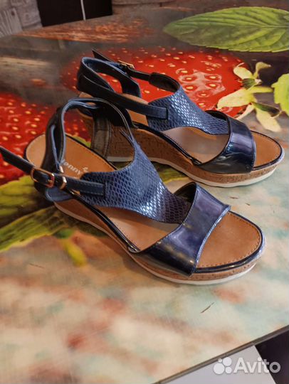 Туфли на пробкой подошве, очень легкие, 38 размер