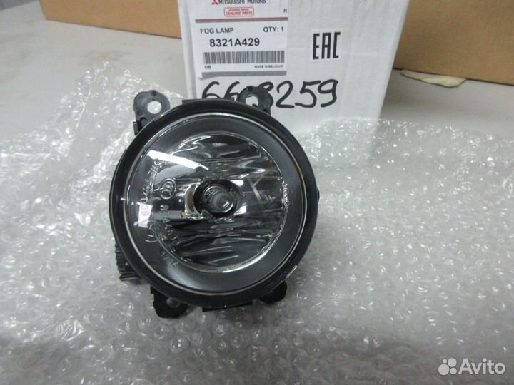 Фара противотуманная правая Mitsubishi Outlander X