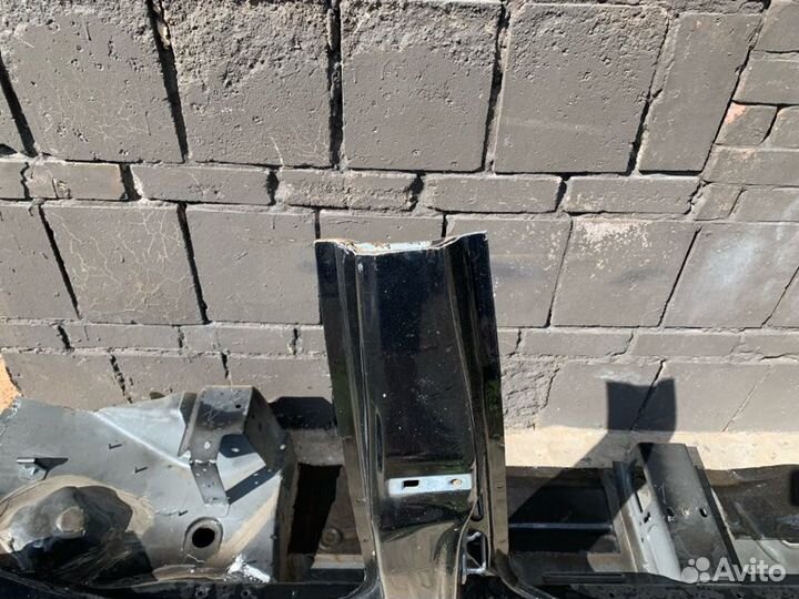 Порог правый Ford Focus/Focus RS/Focus ST