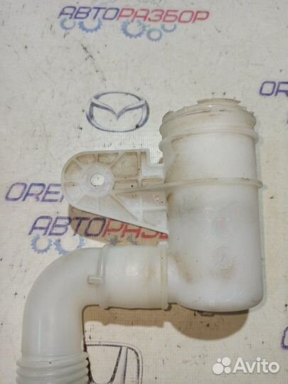 Горловина бачка стеклоомывателя Skoda Octavia A5