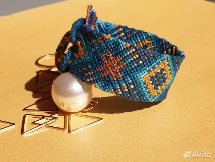 Плетение фенечек на заказ