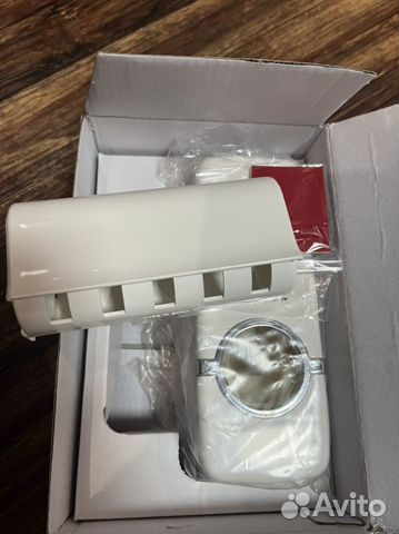 2 Дозатора зубной пасты с держателем для щеток