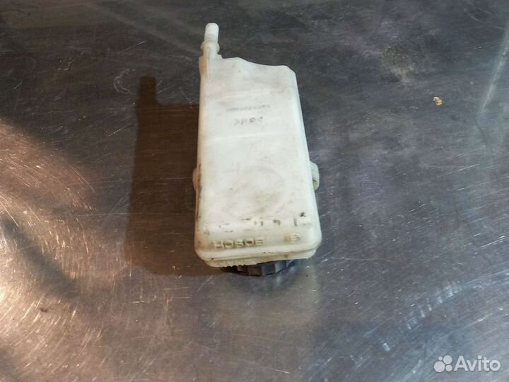 Бачок тормозной жидкости Peugeot 307