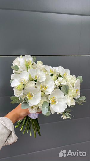 Свадебный букет невесты каллы орхидеи розы