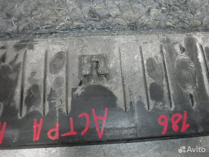 Обшивка панели задка Opel Astra H Z18XER 2008