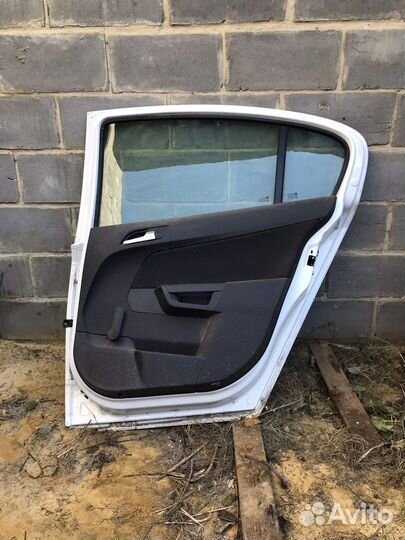 Дверь на opel astra H