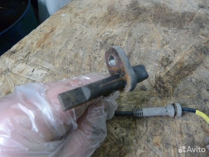 Датчик ABS передний левый Renault Sandero 2014 (47